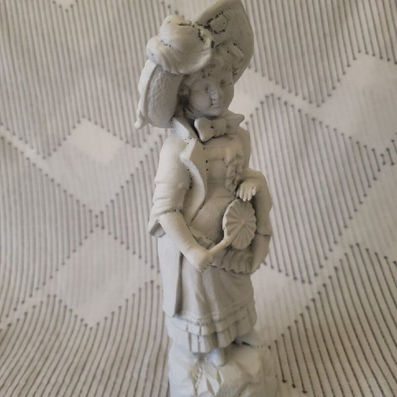 Young Woman with Fan White Painted Metal Shabby Chic Statue - Picture 9 of 11